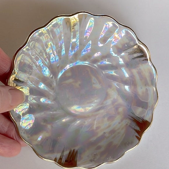 VTG Set of Iridescent Demitasse Cups & Saucers - Picture 2 of 8
